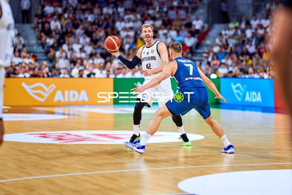 Andreas Obst (42; Deutschland) gegen Klemen Prepelič (7; Slowenien) im Duell