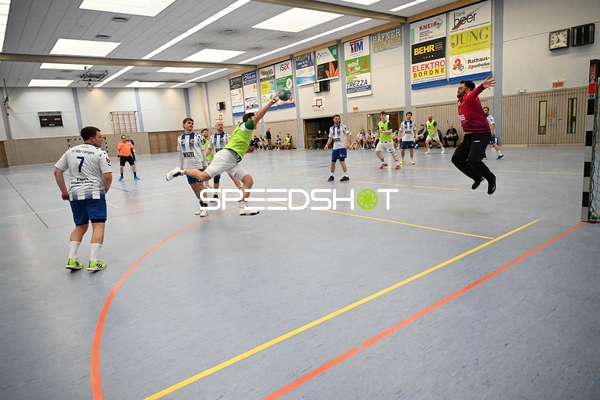 Dynamischer Wurf im Spiel TV Edingen gegen TV Friedrichsfeld