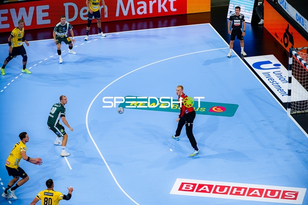 David Späth (29; Rhein Neckar Löwen) steht bereit im Tor