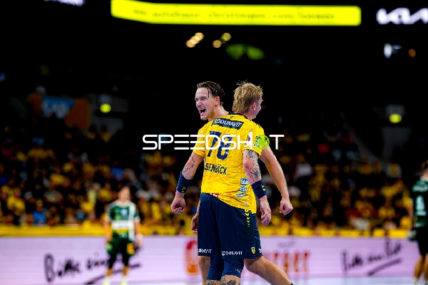 Edwin Aspenbäck (78; Rhein Neckar Löwen) jubelt nach Tor