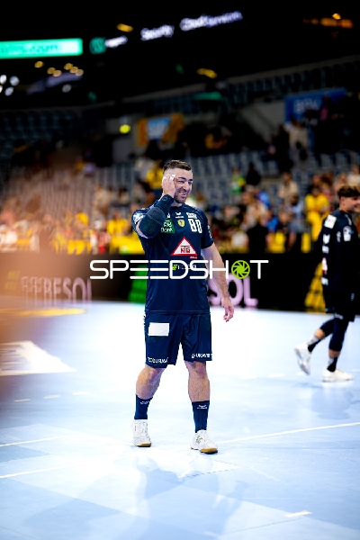 Spieler Jannik Kohlbacher (80; Rhein Neckar Löwen) in Position