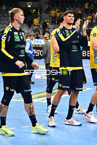 Rhein-Neckar Löwen Spieler beim Aufwärmen in der SAP Arena