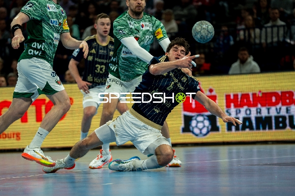 Moritz Sauter (33; HSV Hamburg) und Elias Kofler (10; HSV Hamburg) in Aktion