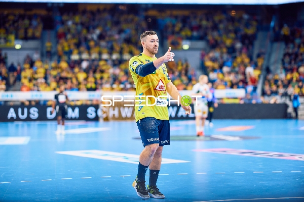 Spieler gibt Anweisungen