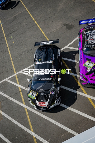 28, ABT Sportsline neben 17, BLACK FALCON Team EAE