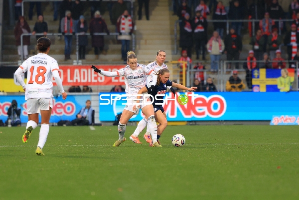 Zweikampf um den Ball