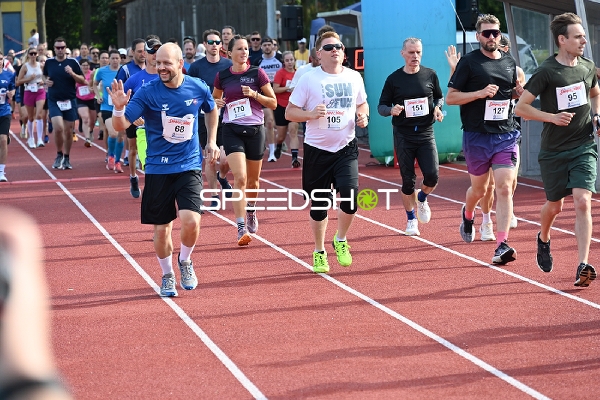 Gemeinsamer Start beim TVE Sommerlauf Edingen 2025
