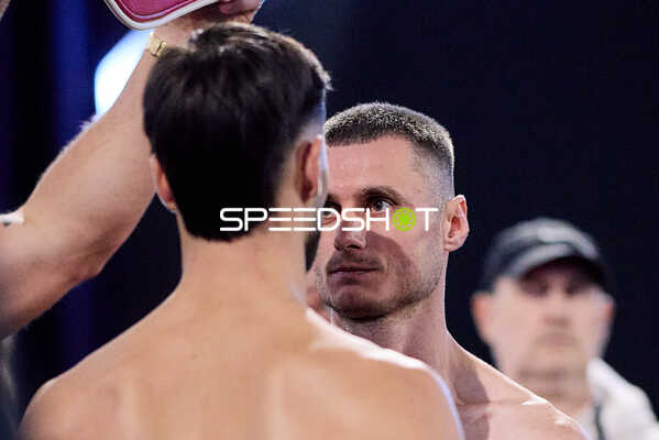 Ringside-Zone Face-Off