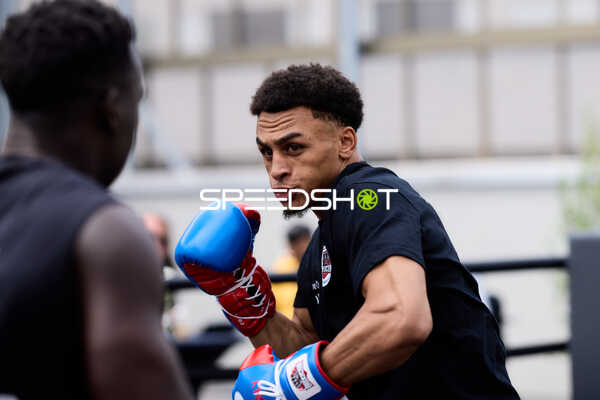 Ringside-Zone Face-Off