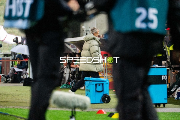 Trainer an der Seitenlinie