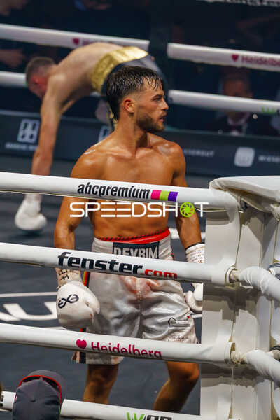 Profiboxer Liandro Viegas Lourenco (62; VIP) im Ring