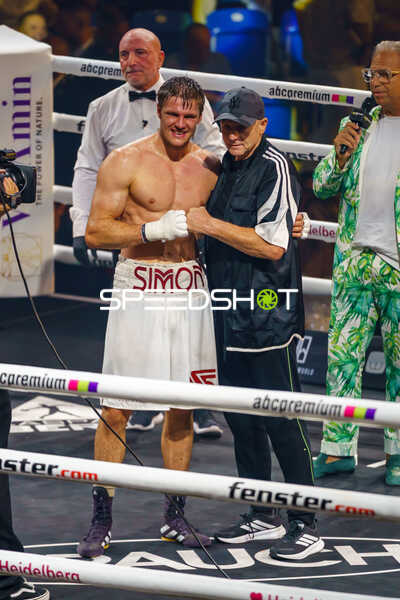 Boxer im Ring nach Kampf