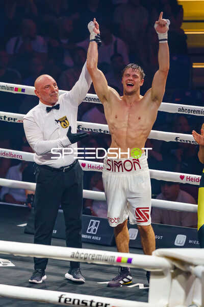 Boxer feiert Sieg im Ring