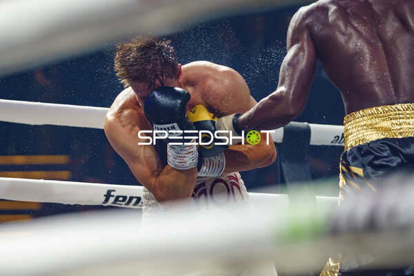 Boxer im Ring in Aktion