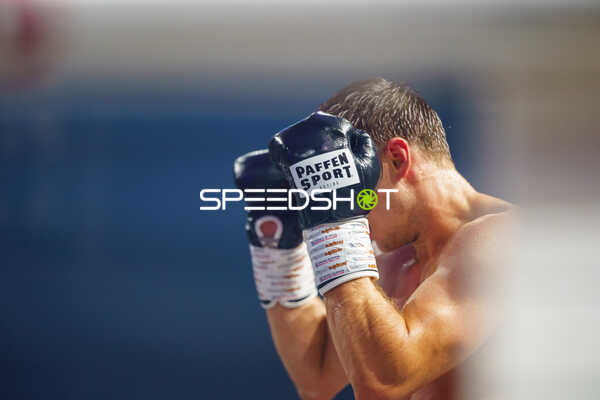 Boxer in Deckung