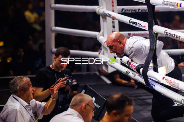 Ringside-Seitenlinie im Gespräch