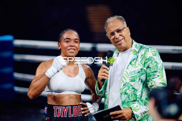 Kai Ebel und Omarah Taylor in der Ringside Zone