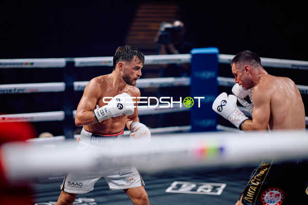 Boxer im Ring Devrim Gökduman (101; VIP)