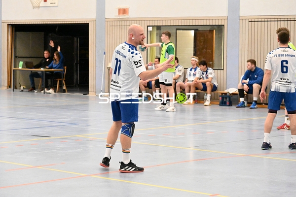 TV Edingen Spieler auf dem Handballplatz