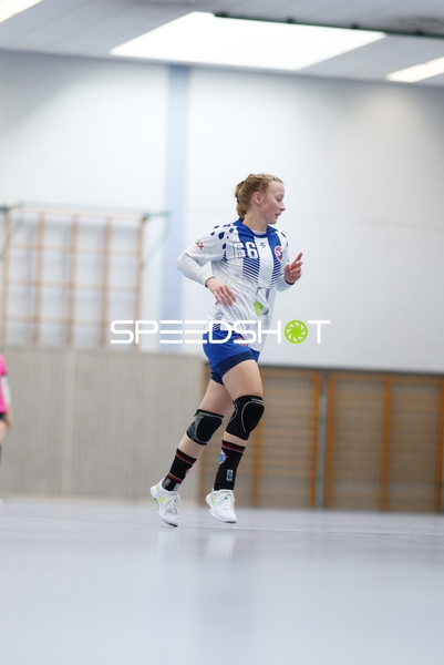 Spielerin von TV Edingen in Aktion