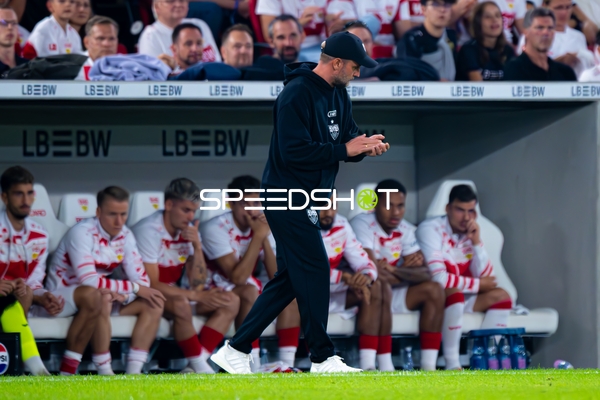 Trainer an der Seitenlinie