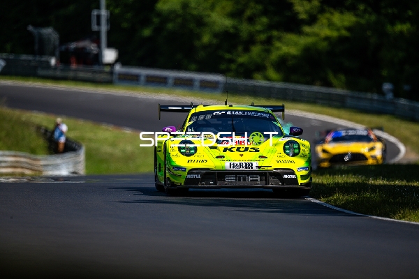 Rennfahrzeug auf der Strecke