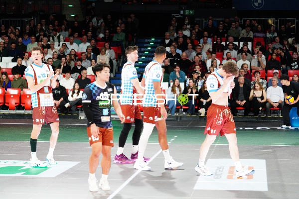 Spielszene mit Jannes Wiesner (17; WWK Volleys Herrsching) und Laurenz Welsch (12; WWK Volleys Herrsching)