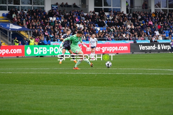 Torwart pariert Schuss