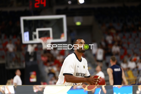 Spieler mit Ball in Position