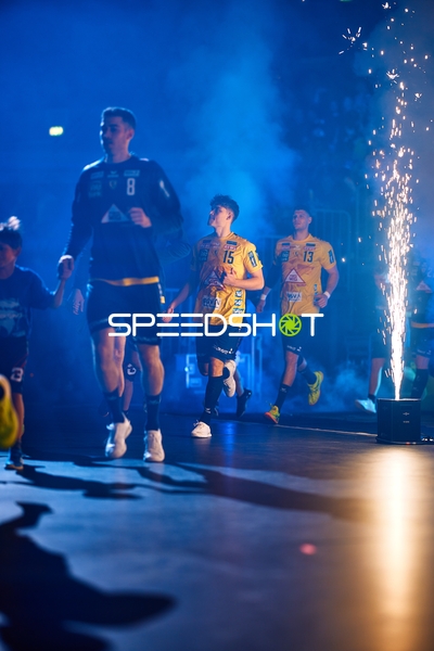 Einlauf der Mannschaft