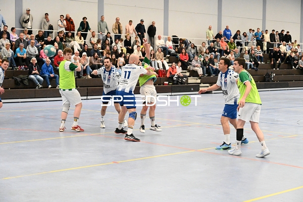 Wurf im Handballspiel