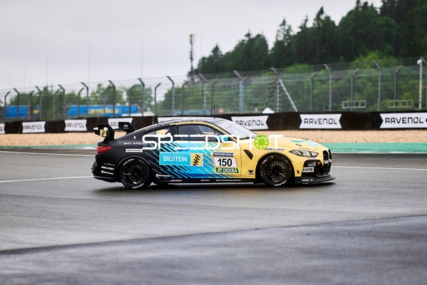 Team BILSTEIN by BLACK FALCON (150): Jimmy Broadbent, Manuel Metzger, Mikhail Charoudin, Steve Brown auf nasser Strecke