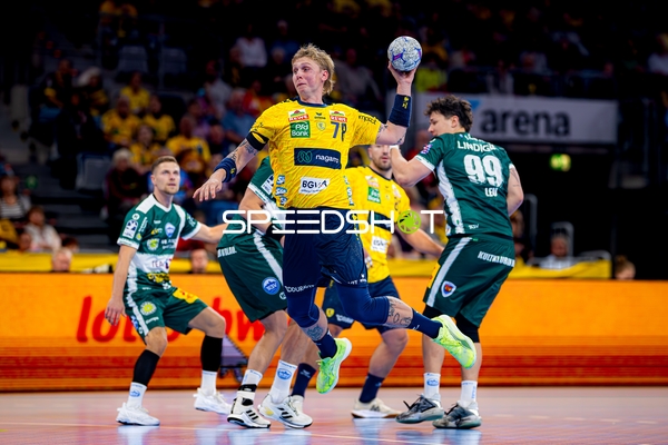 Edwin Aspenbäck (78; Rhein Neckar Löwen) wirft aufs Tor