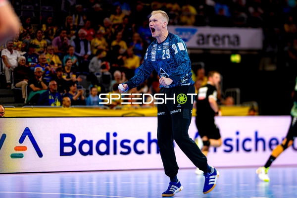 Torwart jubelt nach Treffer