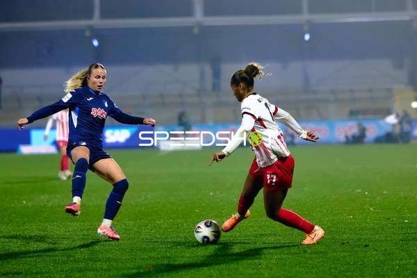 Spieler im Zweikampf