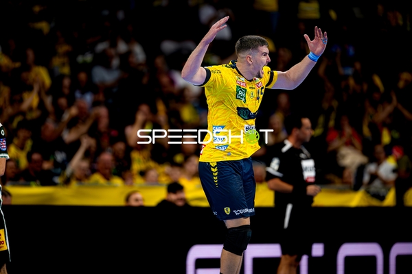 Halil Jaganjac (45; Rhein Neckar Löwen) jubelt nach Tor