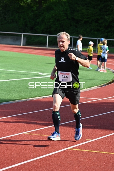 Läufer beim TVE Sommerlauf Edingen 2025