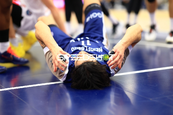 Szene mit Erol Ersek (11; MLP Academics Heidelberg) liegend