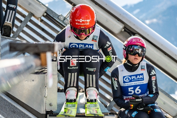 Two-Nights Tour Skispringen Damen Start