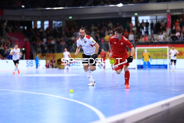 Florian STEYRER (15; Österreich) und Mateusz NOWAKOWSKI (24; Polen) im Laufduell