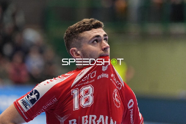 Florian Drosten (18; MT Melsungen) in Aktion