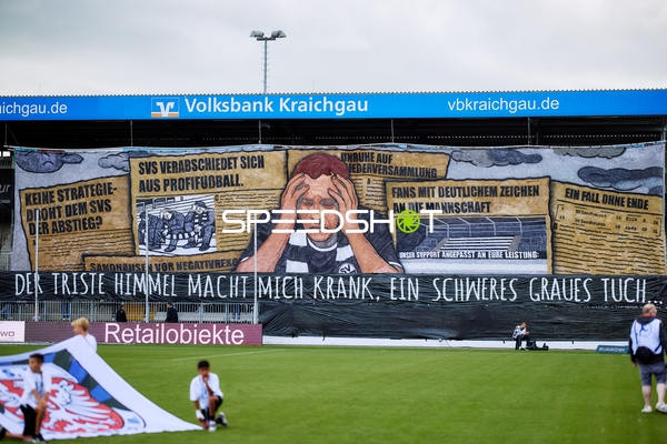 Kritisches Banner im Stadion