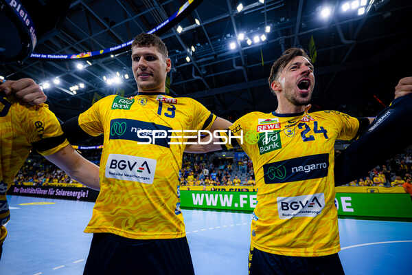 Sebastian Heymann (13; Rhein Neckar Löwen) und Patrick Groetzki (24; Rhein Neckar Löwen) jubeln gemeinsam Sebastian Heymann (13; Rhein Neckar Löwen) und Patrick Groetzki (24; Rhein Neckar Löwen) feiern gemeinsam einen Erfolg in der SAP Arena in Mannheim. - Sebastian Heymann, Patrick Groetzki