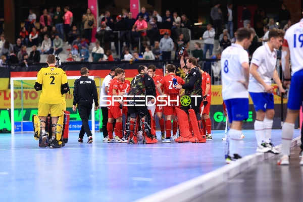 Timeout bei Thomas JOYE (24; Belgien) und Petr VĚTROVSKY (2; Tschechien)