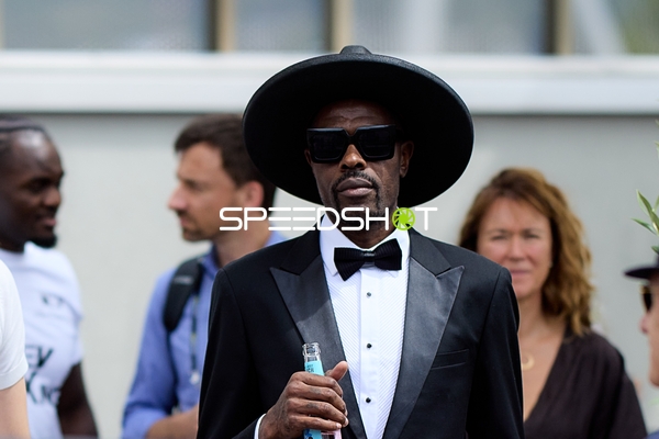 Ringside-Zone Face-Off