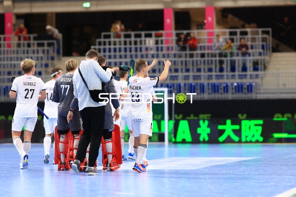 EuroHockey Indoor Championship 2026 - Jan-Philipp Fischer (23; Deutschland) zeigt Daumen hoch