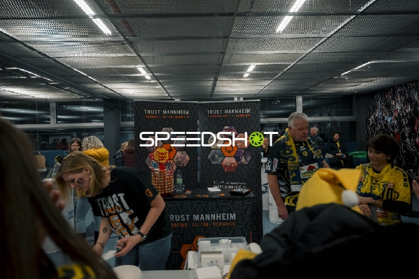 Fans in der SAP Arena