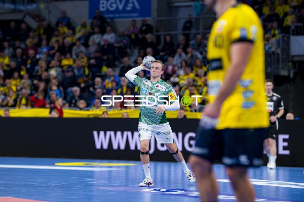 Wurf von Placeholder (15; Füchse Berlin)