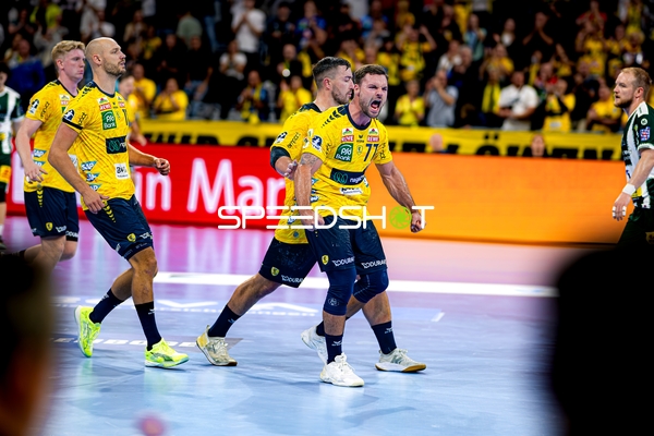 Dani Baijens (77; Rhein Neckar Löwen) jubelt nach Tor