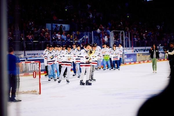 Feier der Jungadler für Meisterschaft